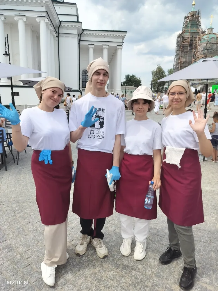 Волонтёры обеспечивали чистоту и комфорт на фестивале «Арзамасский Гусь»