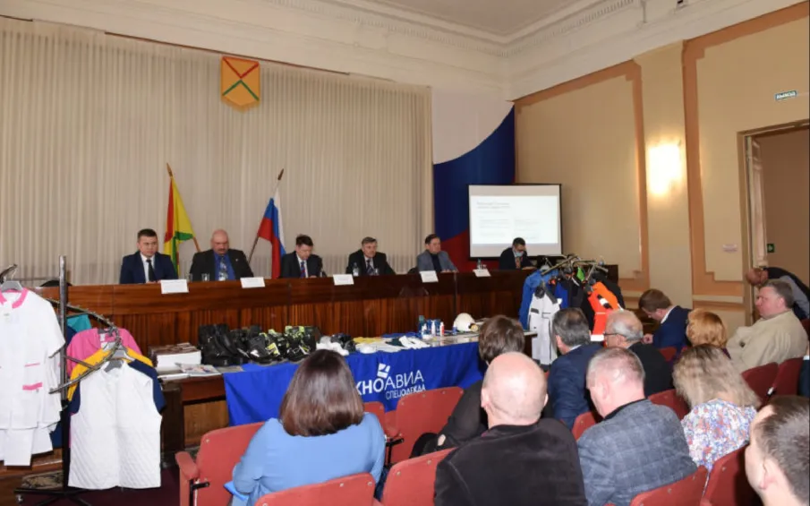 В администрации города Арзамаса 28.04.2022 года проведено совещание-семинар в рамках мероприятий, посвященных Всемирному Дню охраны труда