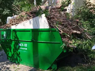 Субботник на береговой территории Гайдаровского пруда