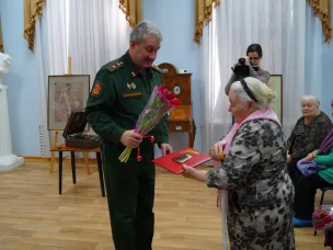 В канун Дня защитника Отечества состоялась церемония вручения удостоверений к медалям «За взятие Кенигсберга» и «За оборону Советского Заполярья»