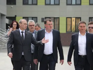 Генеральный консул из Беларуси оценил школу в Арзамасе