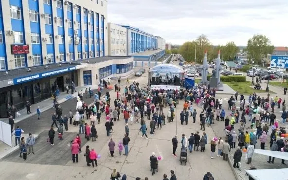 Свое 65-летие Арзамасский приборостроительный завод имени П. И. Пландина отметил праздничным концертом