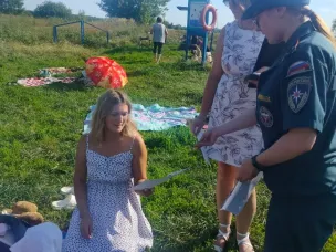 Специалисты УГОиЧС г.Арзамаса совместно с сотрудниками полиции провели инспекцию наиболее посещаемых водоемов