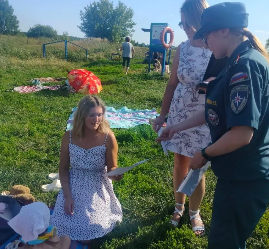 Специалисты УГОиЧС г.Арзамаса совместно с сотрудниками полиции провели инспекцию наиболее посещаемых водоемов
