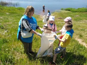 Берег оз. Широкое в с. Старая Пустынь очистили от мусора