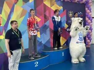 Два золота в первый день!
