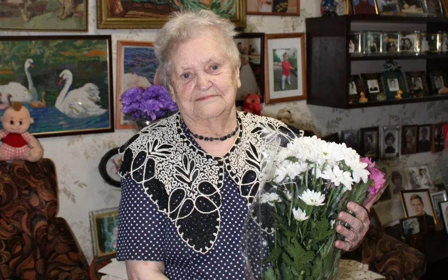 90—летний юбилей отметила жительница блокадного Ленинграда, ветеран Великой Отечественной войны Людмила Ильина