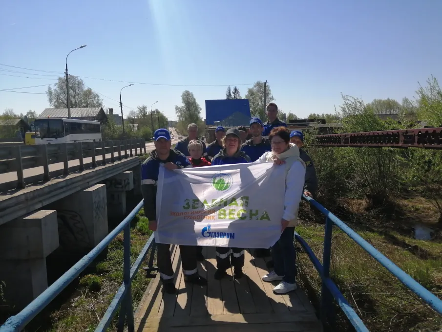 Субботник на береговой территории реки Шамка