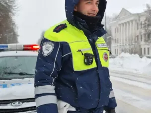 Сотрудник ОГИБДД ОМВД России «Арзамасский» Михаил Мустаев желает хорошего дня и напоминает: