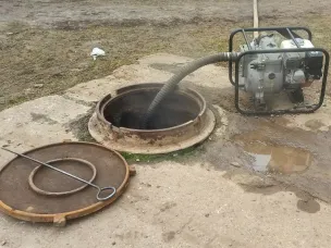 Откачка талых вод ведется сразу в нескольких микрорайонах Арзамаса