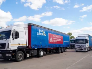 Колонна с гуманитарной помощью от Нижегородской епархии отправилась с Соборной площади Арзамаса