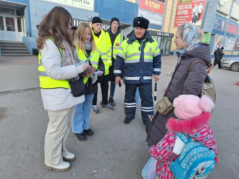Арзамасские госавтоинспекторы провели акцию в честь памяти жертв ДТП