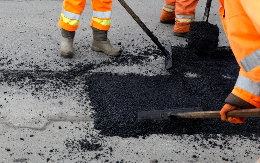 Ямочный ремонт дорог начался в Арзамасе