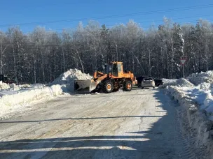 Сегодня с повышением температуры воздуха на дорогах Арзамаса началась активная механическая уборка наледи