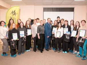 Лучшие активисты Арзамаса получили награды в День добровольца