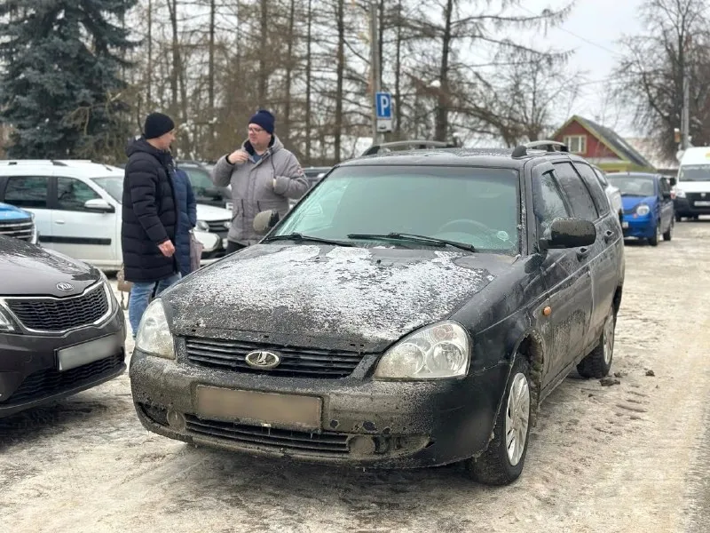 Семья из Чернухи передала второй автомобиль для бойцов СВО