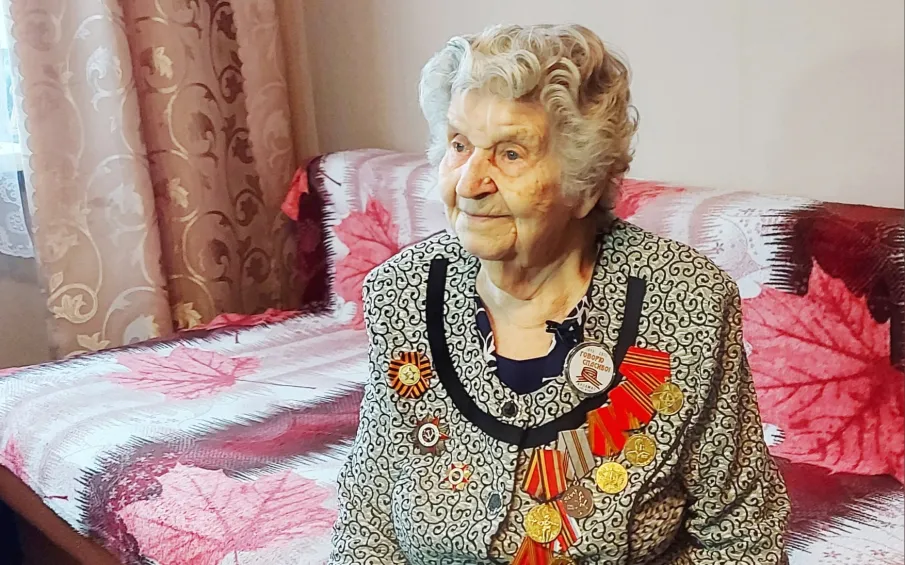 У ветерана Великой Отечественной войны Анны Ивановны Ковалевой сегодня в гостях побывал глава Арзамаса Александр Щелоков