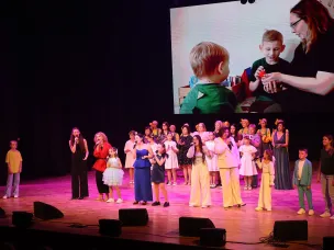 «Мама, смотри, это для тебя!»