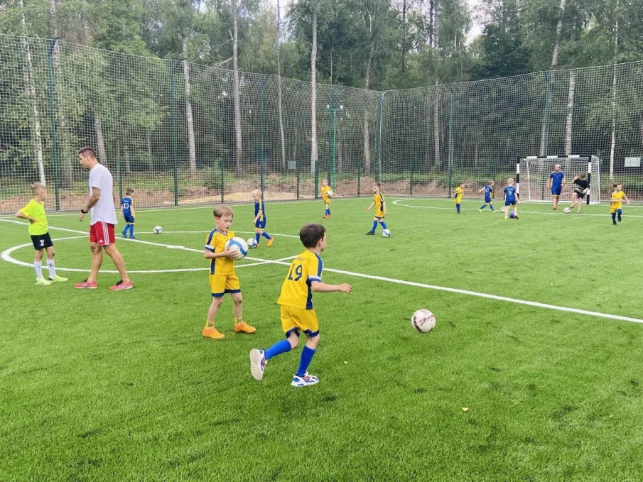 Открытие спортивной площадки для мини-футбола состоялось
