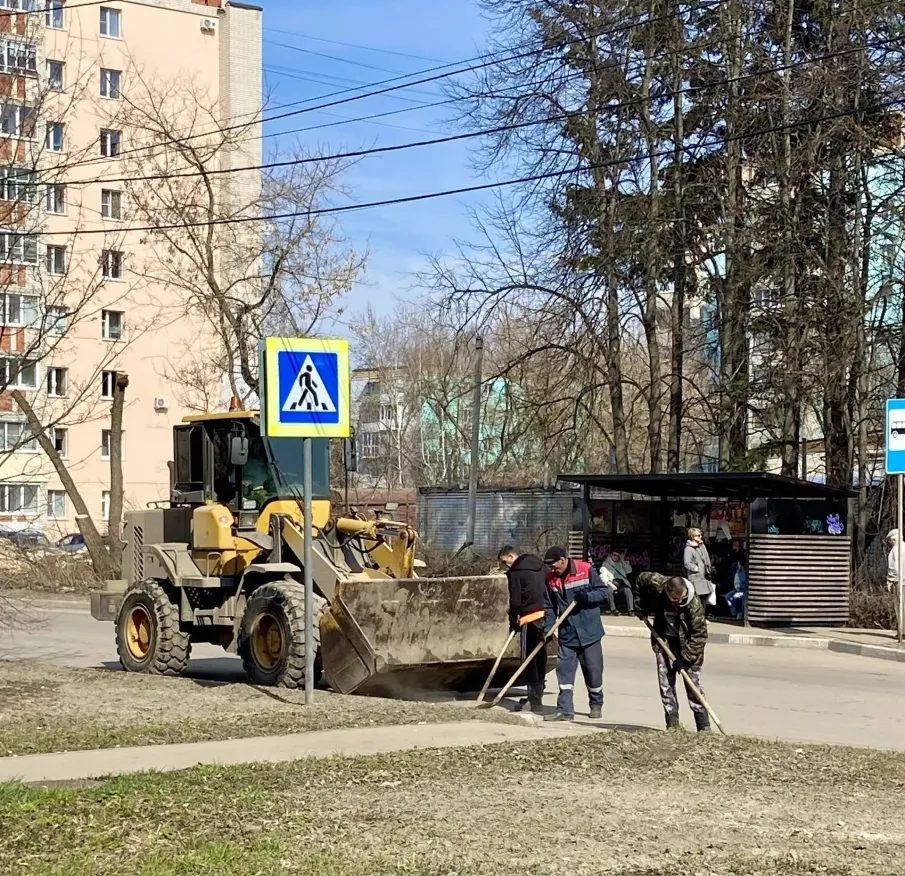 Город просыпается, смет убирается