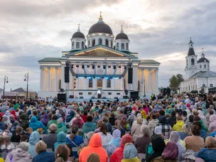 Продолжается прием заявок XIV Международного фестиваля — конкурса православной и патриотической песни «Арзамасские купола»