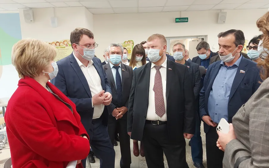 В Арзамасе и Арзамасском районе прошло выездное заседание комитета Законодательного Собрания Нижегородской области по социальным вопросам